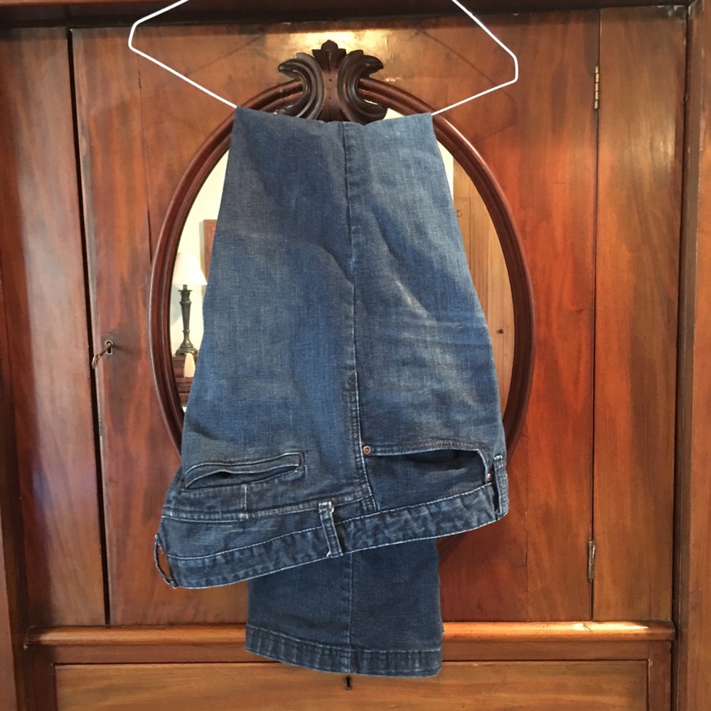 Cinch woman’s jeans.